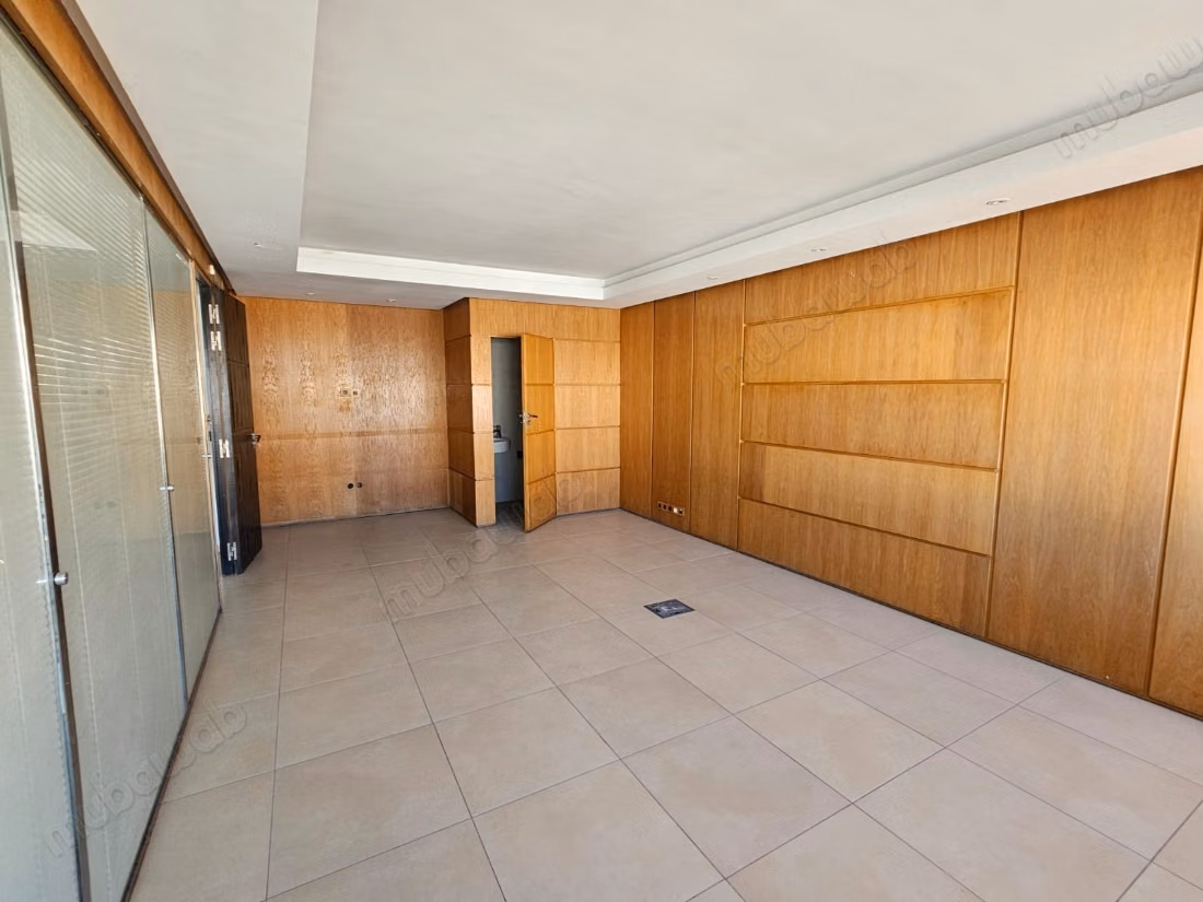 Plateau bureaux à louer 370 m² 
Racine