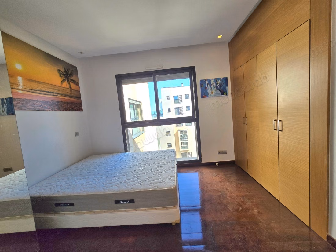 Appartement en location à Casablanca Finance City. 2 grandes pièces. Meublé