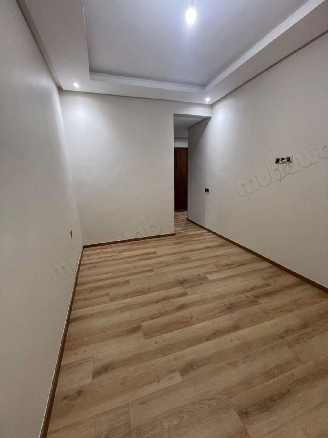 Superbe appartement à louer à Mannesmann. 1 Pièce. Avec ascenseur et espace vert
