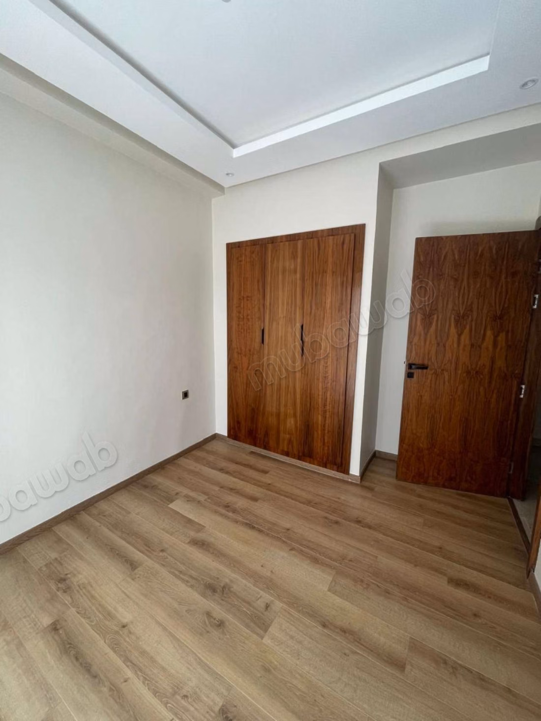 Superbe appartement à louer à Mannesmann. 1 Pièce. Avec ascenseur et espace vert