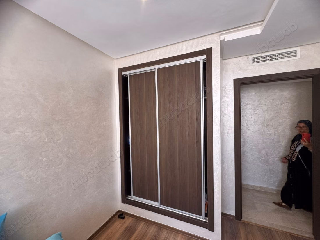 Location d'un appartement à Hay Mabrouka. 
2 chambres agréables. 
Bien meublé