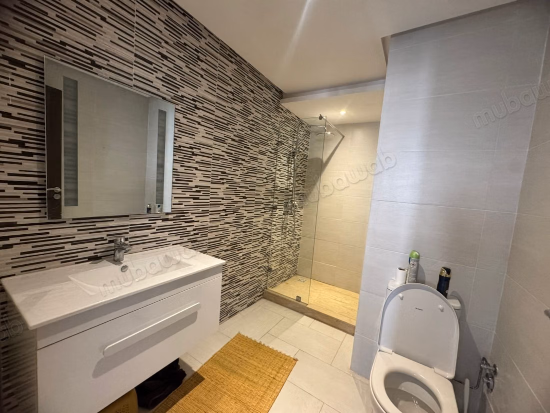 Location d'un appartement à Hay Mabrouka. 
2 chambres agréables. 
Bien meublé