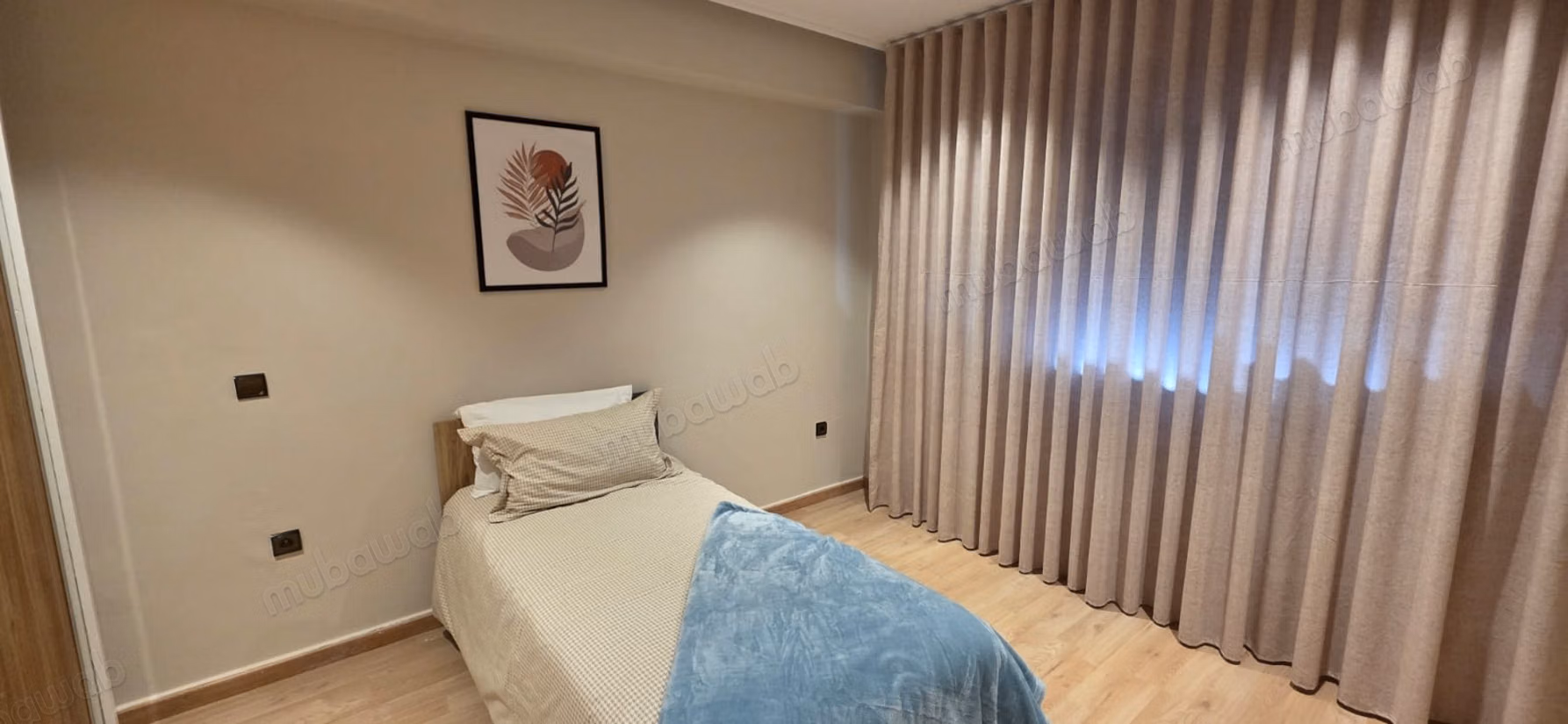 Affitta questo appartamento a Malabata. Superficie 130 m². Arredato
