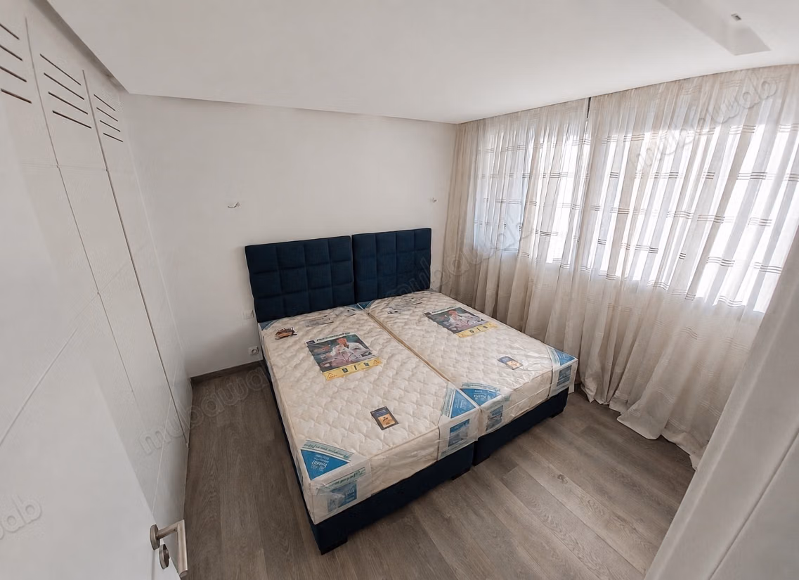 Duplex à louer cadre verdoyant avec piscine, VIDE