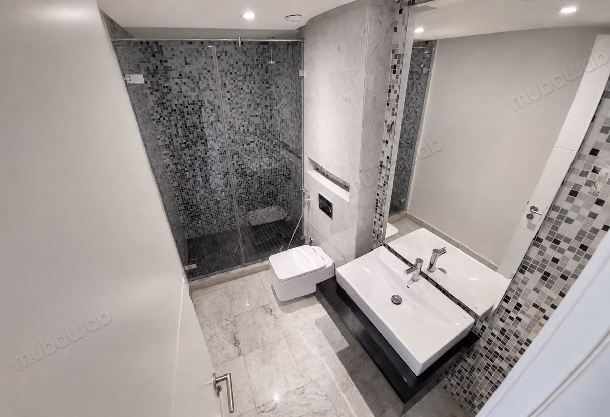 Duplex à louer cadre verdoyant avec piscine, VIDE