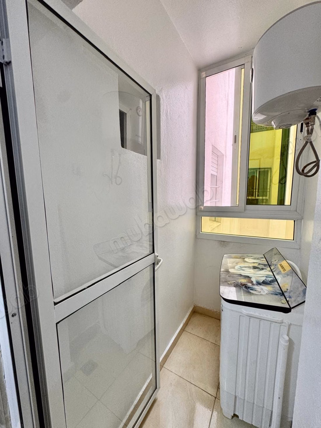 Bel appartement à louer sur la Route Nationale Assilah. 2 belles chambres. Mobilier neuf