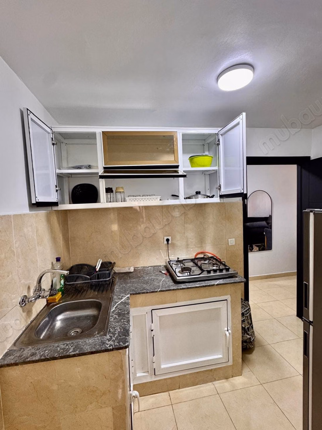 Bel appartement à louer sur la Route Nationale Assilah. 2 belles chambres. Mobilier neuf
