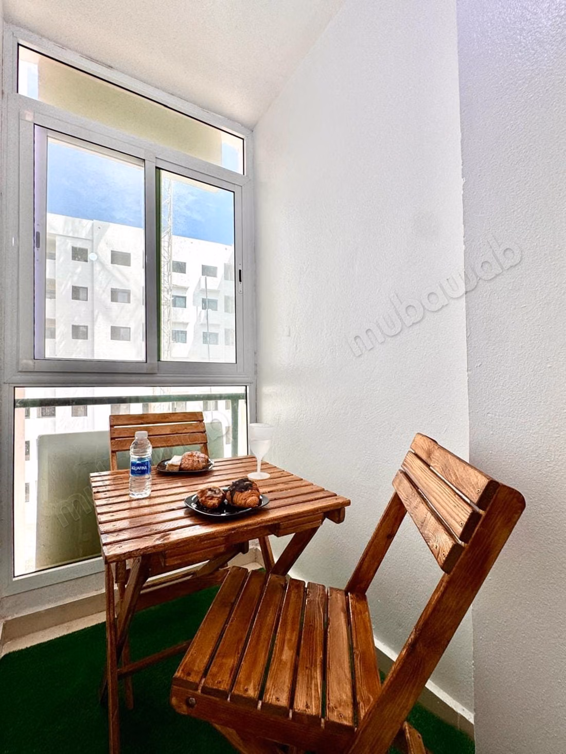 Bel appartement à louer sur la Route Nationale Assilah. 2 belles chambres. Mobilier neuf