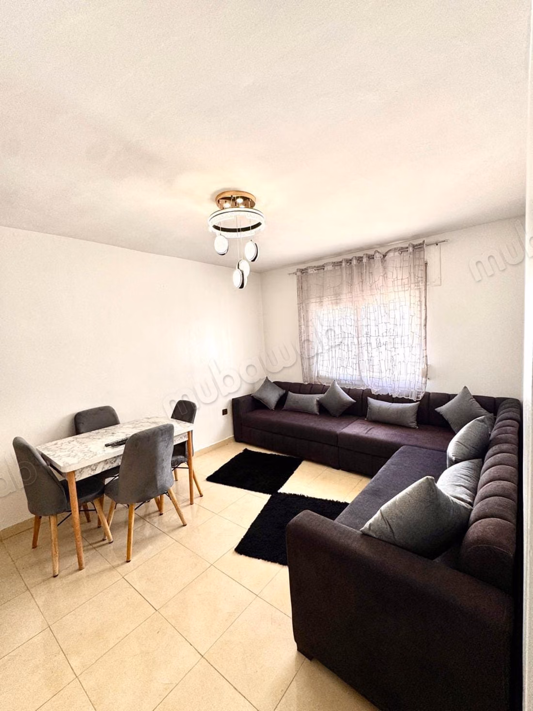Bel appartement à louer sur la Route Nationale Assilah. 2 belles chambres. Mobilier neuf