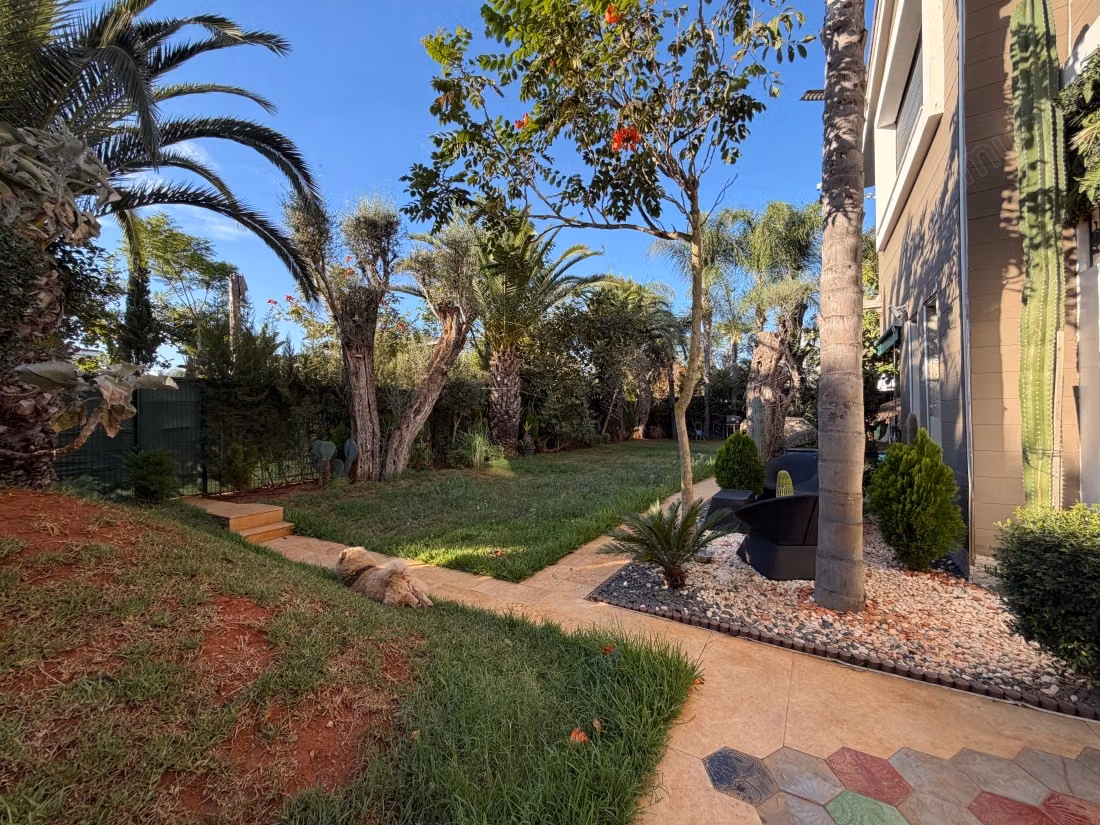 Magnifique villa meublé sur la ville verte
