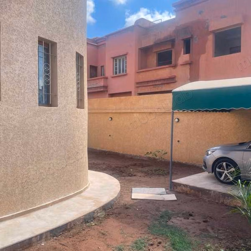 Villa à Vendre de 286.0 m² à Marrakech, 
Boulvard Moulay Abdellah Route De Safi