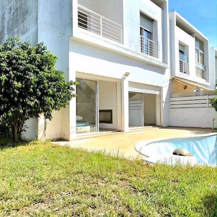 Villa à Louer de 243.0 m² à Dar Bouazza,
Tamaris2