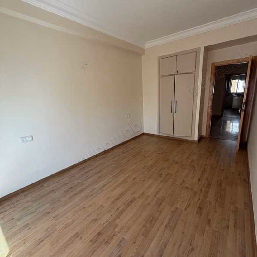 Appartement à Louer de 131.0 m² à Casablanca, Hopitaux