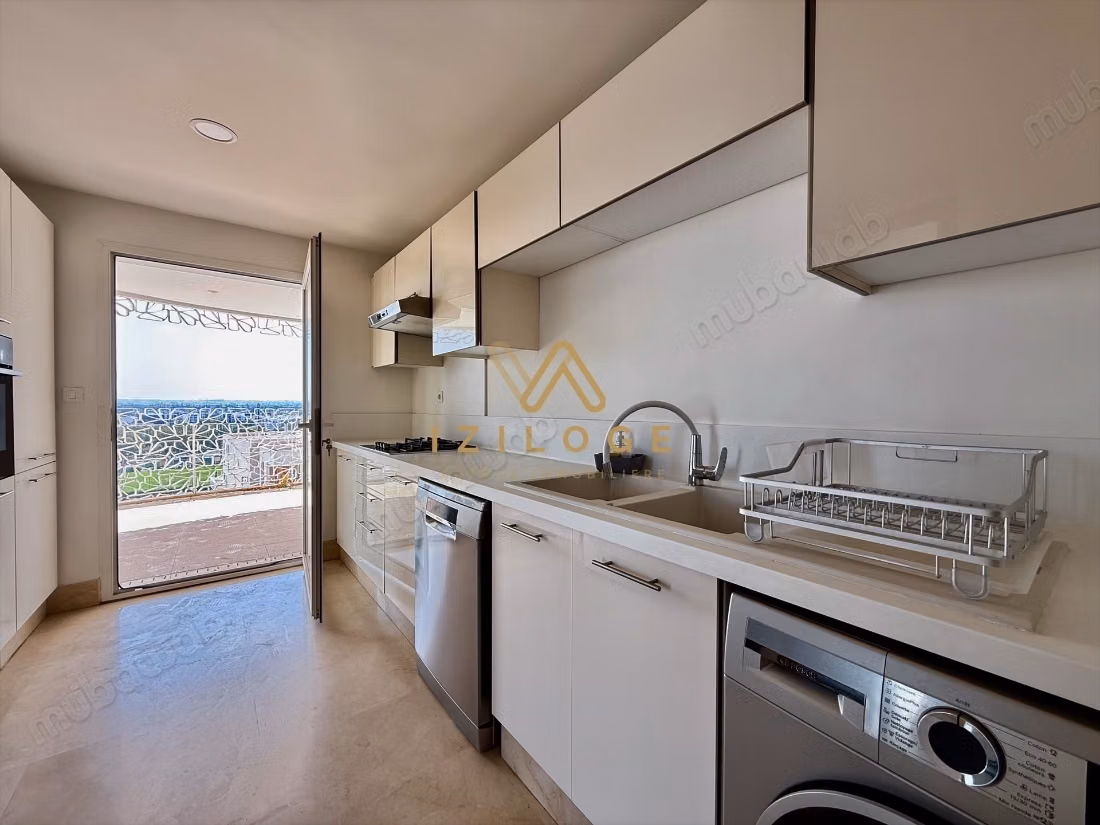 Très bel appartement en location à Casablanca Finance City. 3 chambres agréables. Bien meublé
