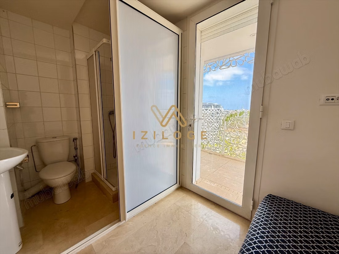 Très bel appartement en location à Casablanca Finance City. 3 chambres agréables. Bien meublé