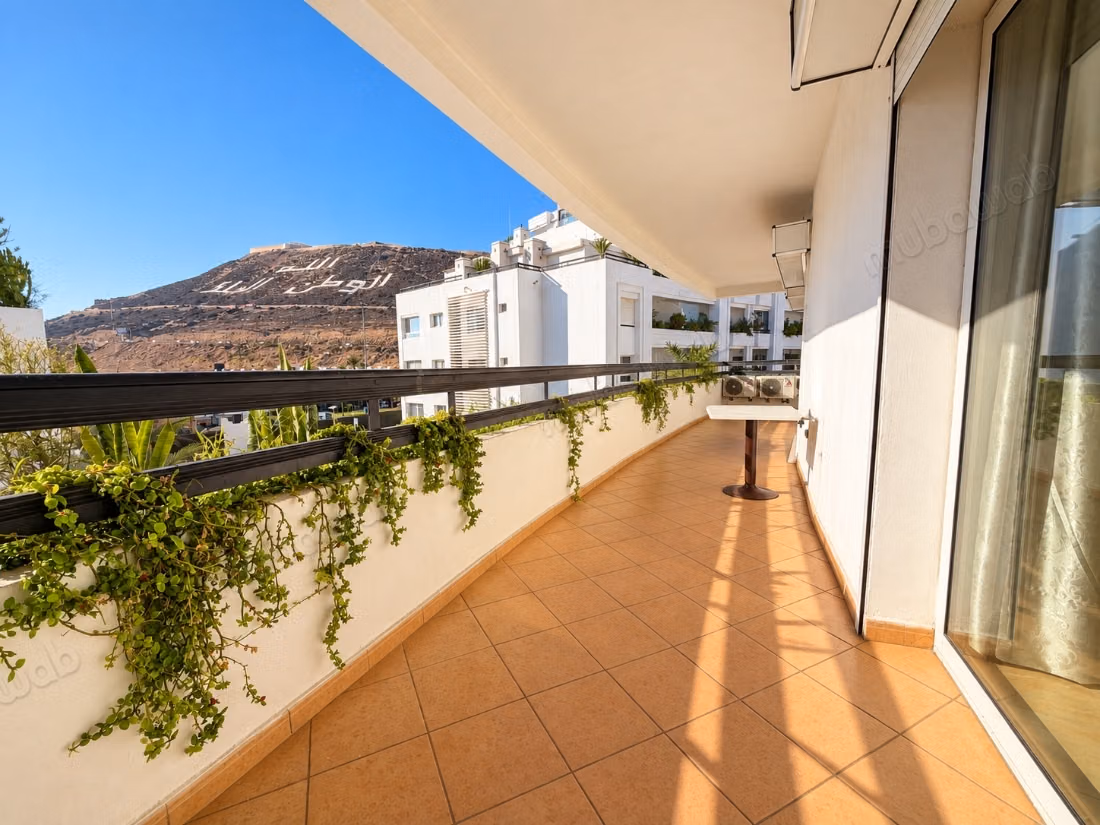 Bell'appartamento con 2 camere alla Marina di Agadir