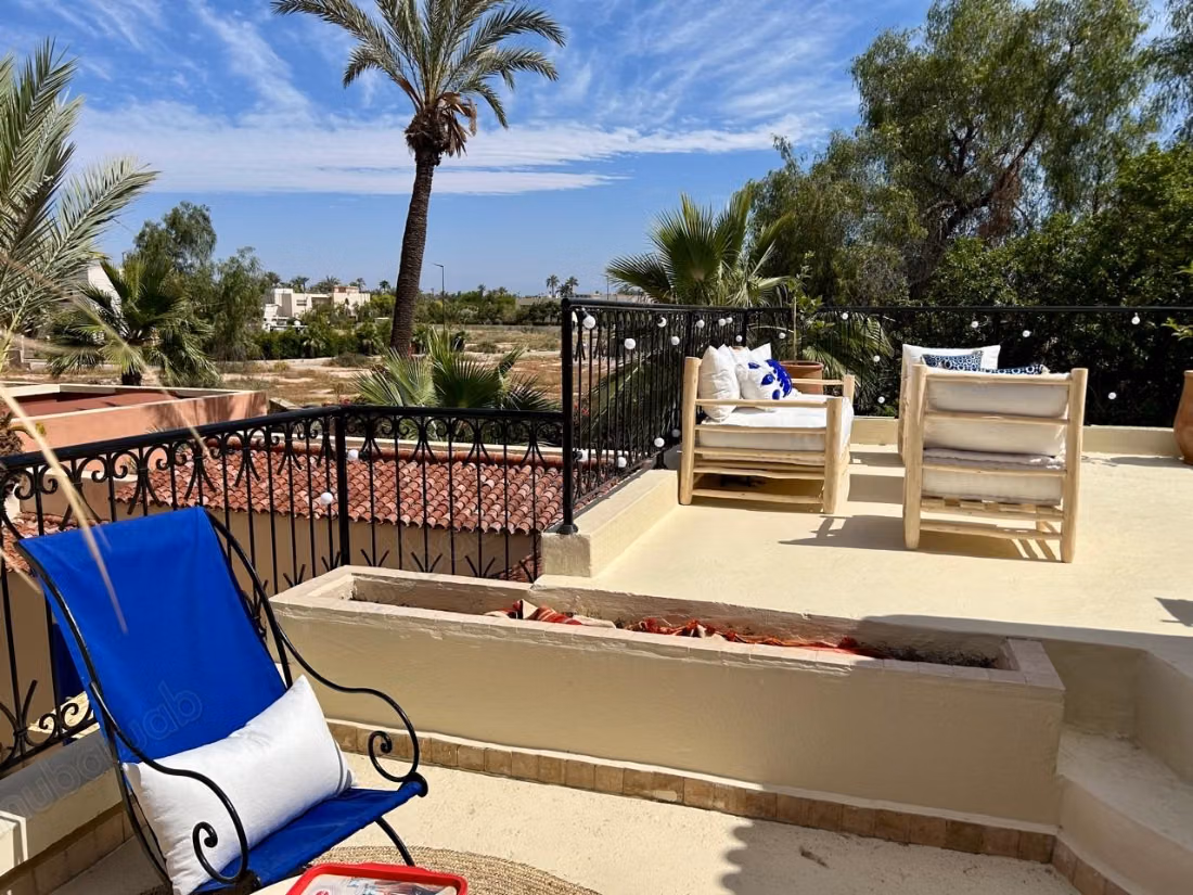 Riad style villa 5 bedrooms with pool palmeraie