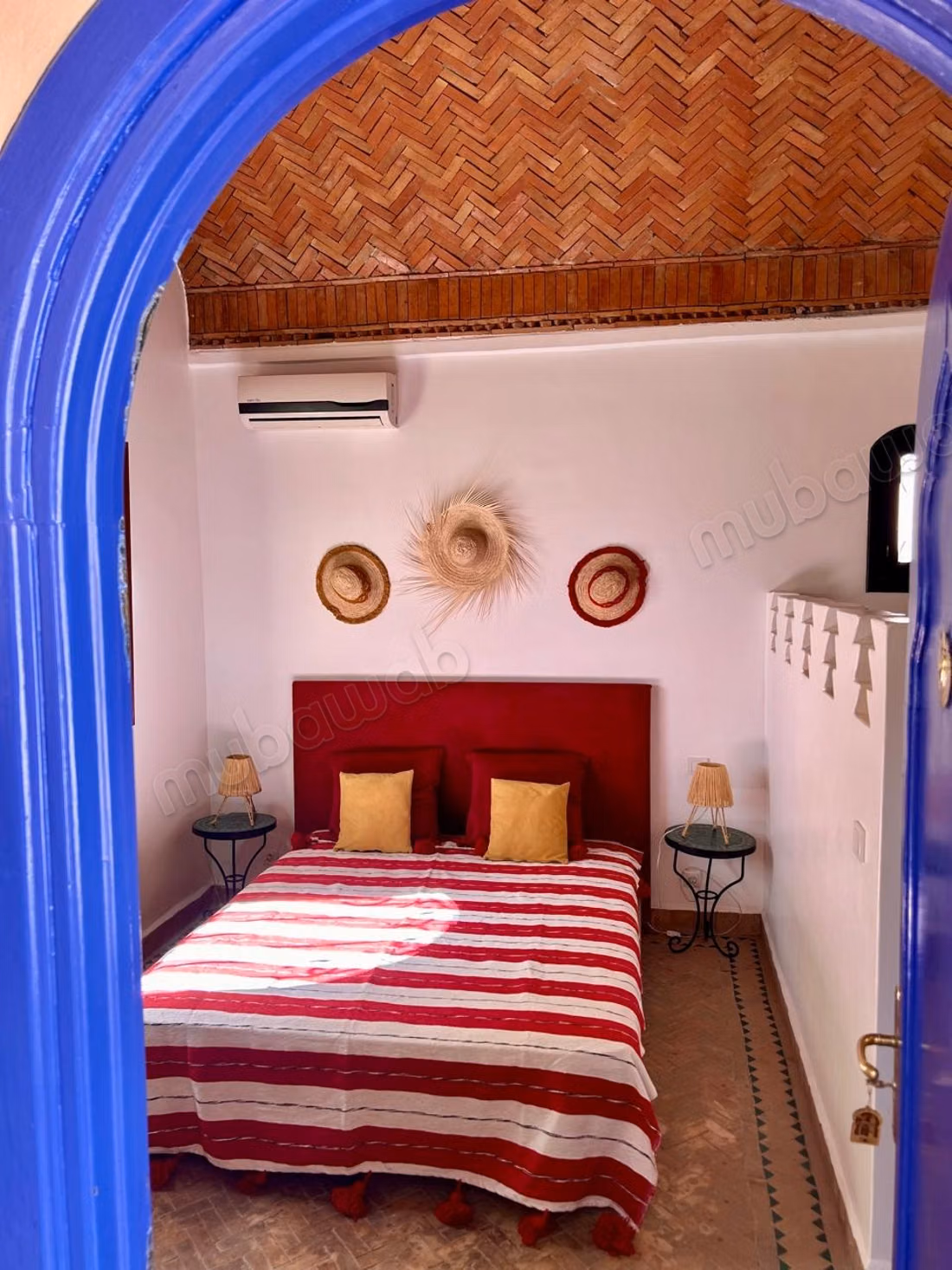 Riad style villa 5 bedrooms with pool palmeraie