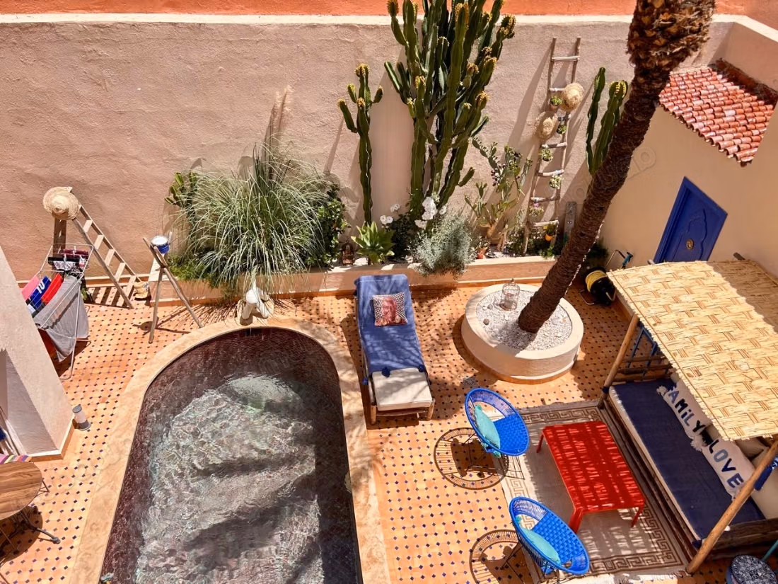 Riad style villa 5 bedrooms with pool palmeraie