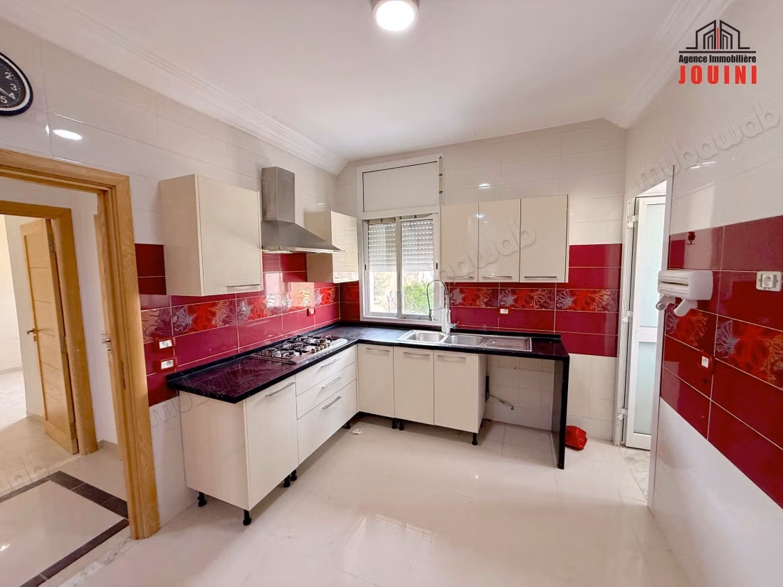 Maison 160 M² à Ennkhilet Ariana