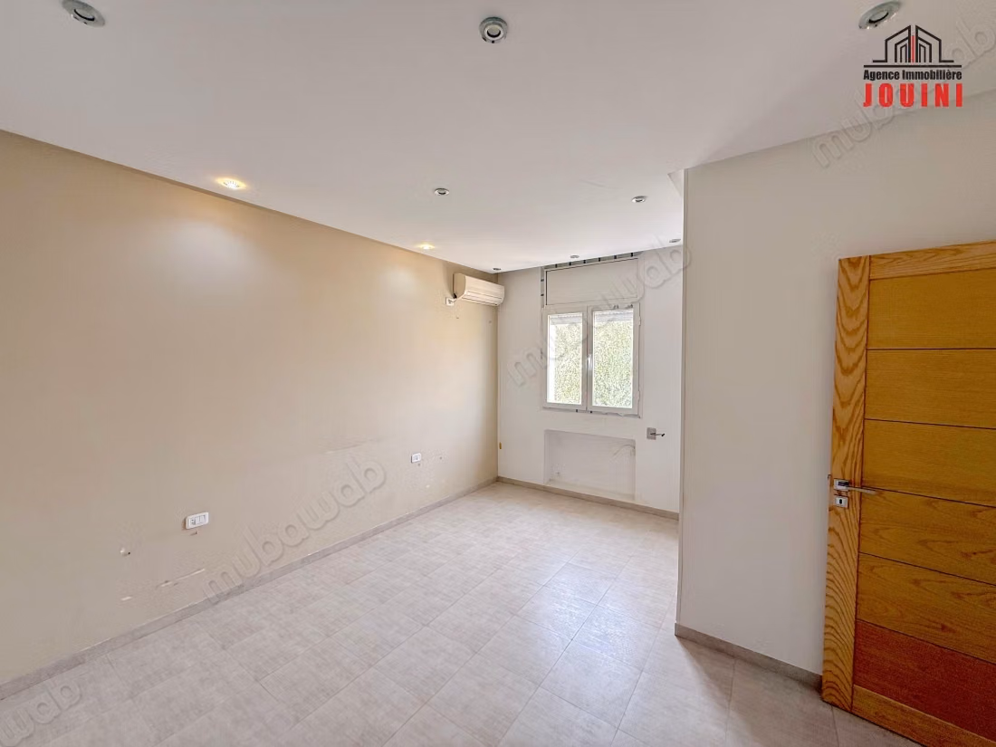 Maison 160 M² à Ennkhilet Ariana