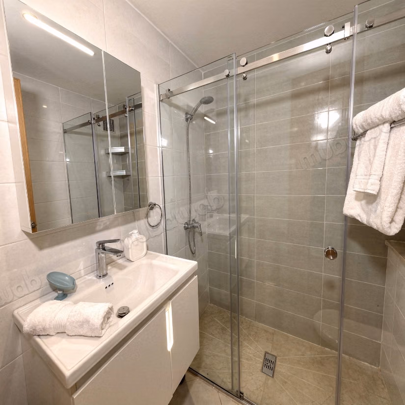 Nuovo appartamento in affitto 85m² di fronte a Marjan, strada per Rabat, Tangeri