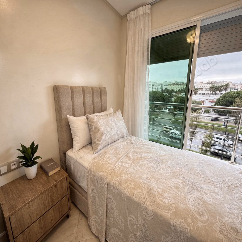 Nuovo appartamento in affitto 85m² di fronte a Marjan, strada per Rabat, Tangeri