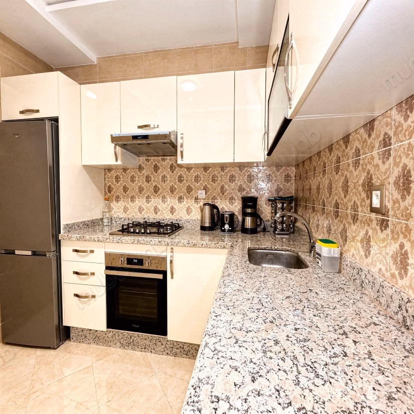 Nuovo appartamento in affitto 85m² di fronte a Marjan, strada per Rabat, Tangeri