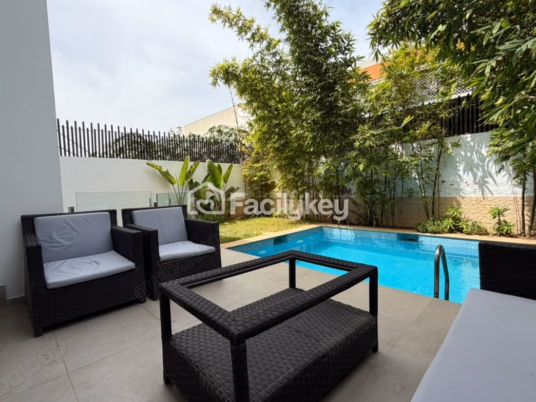 Villa de 375 m² à Dar Bouazza