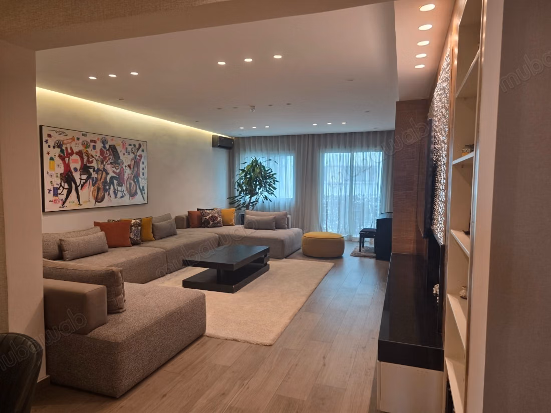 Selling an apartment in Val Fleury. 3 beautiful bedrooms. With elevator