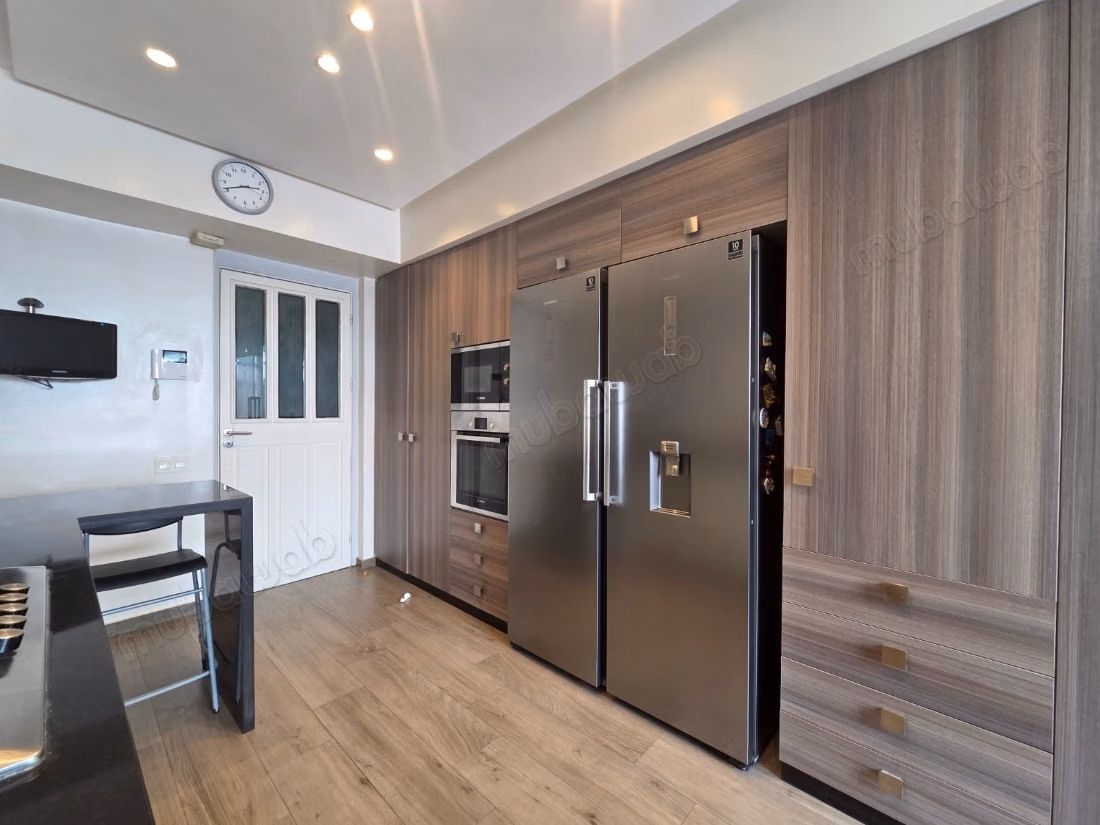 Selling an apartment in Val Fleury. 3 beautiful bedrooms. With elevator