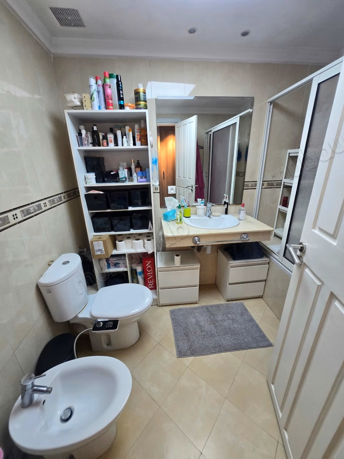 Selling an apartment in Val Fleury. 3 beautiful bedrooms. With elevator