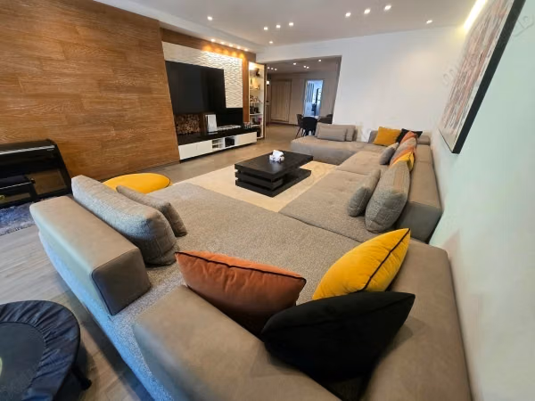 Verkoop van een appartement in Val Fleury. 3 mooie slaapkamers. Met lift