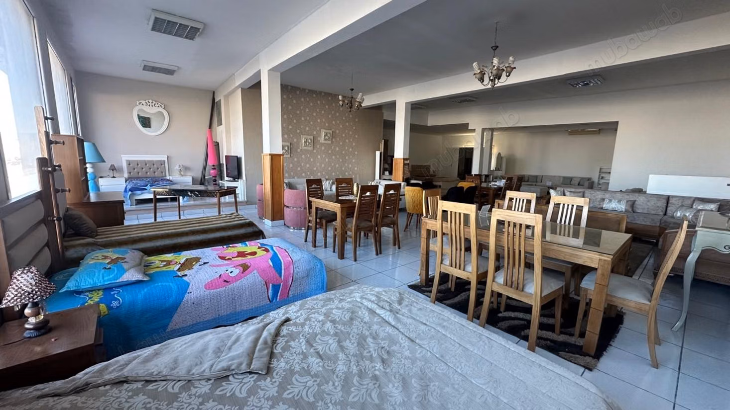 IN VENDITA - Showroom a Boumhel
