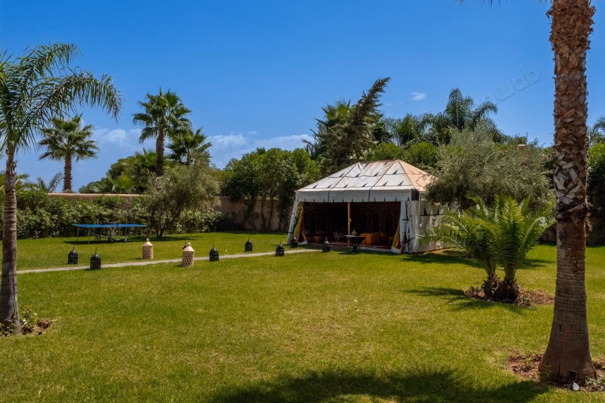 AV VILLA DE CARACTERE 
Rte Ouarzazate 
Marrakech