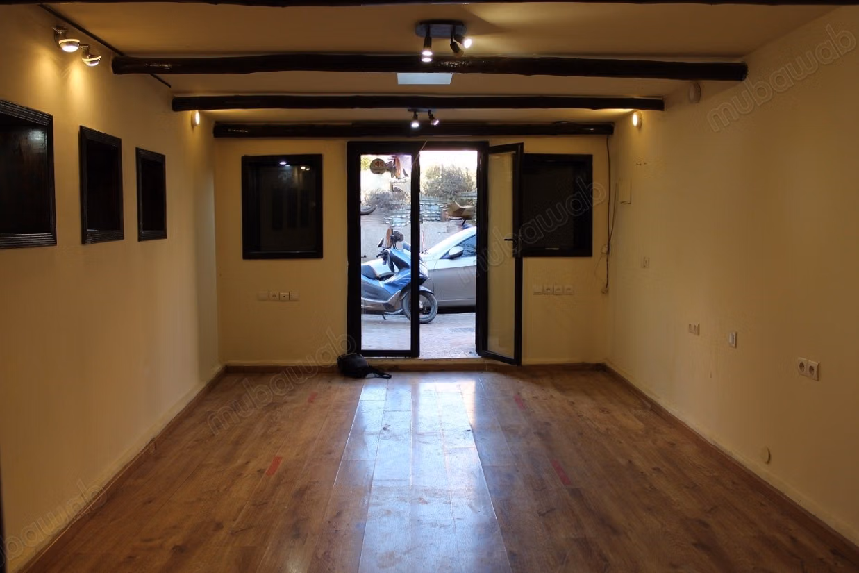 Local de 38m² a deux pas du carré eden