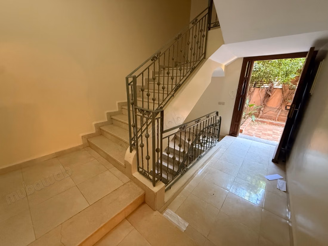 Grande villa familiale de 600 m² avec 6 chambres et piscine privée à Marrakech