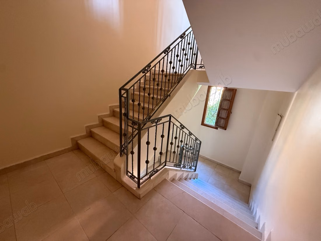 Grande villa familiale de 600 m² avec 6 chambres et piscine privée à Marrakech