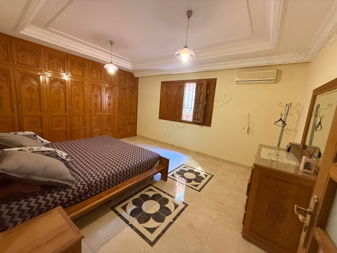 Grande villa familiale de 600 m² avec 6 chambres et piscine privée à Marrakech