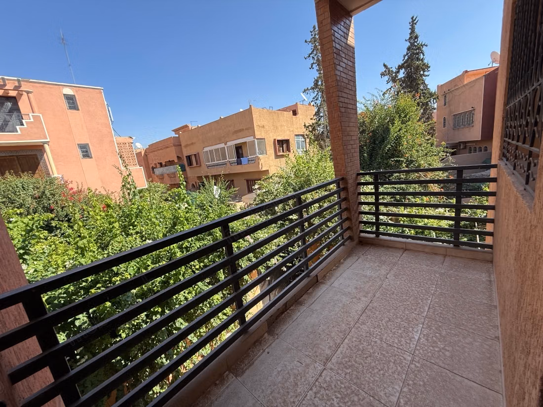 Grande villa familiale de 600 m² avec 6 chambres et piscine privée à Marrakech
