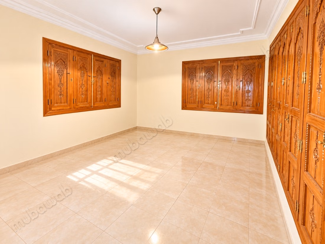 Grande villa familiale de 600 m² avec 6 chambres et piscine privée à Marrakech