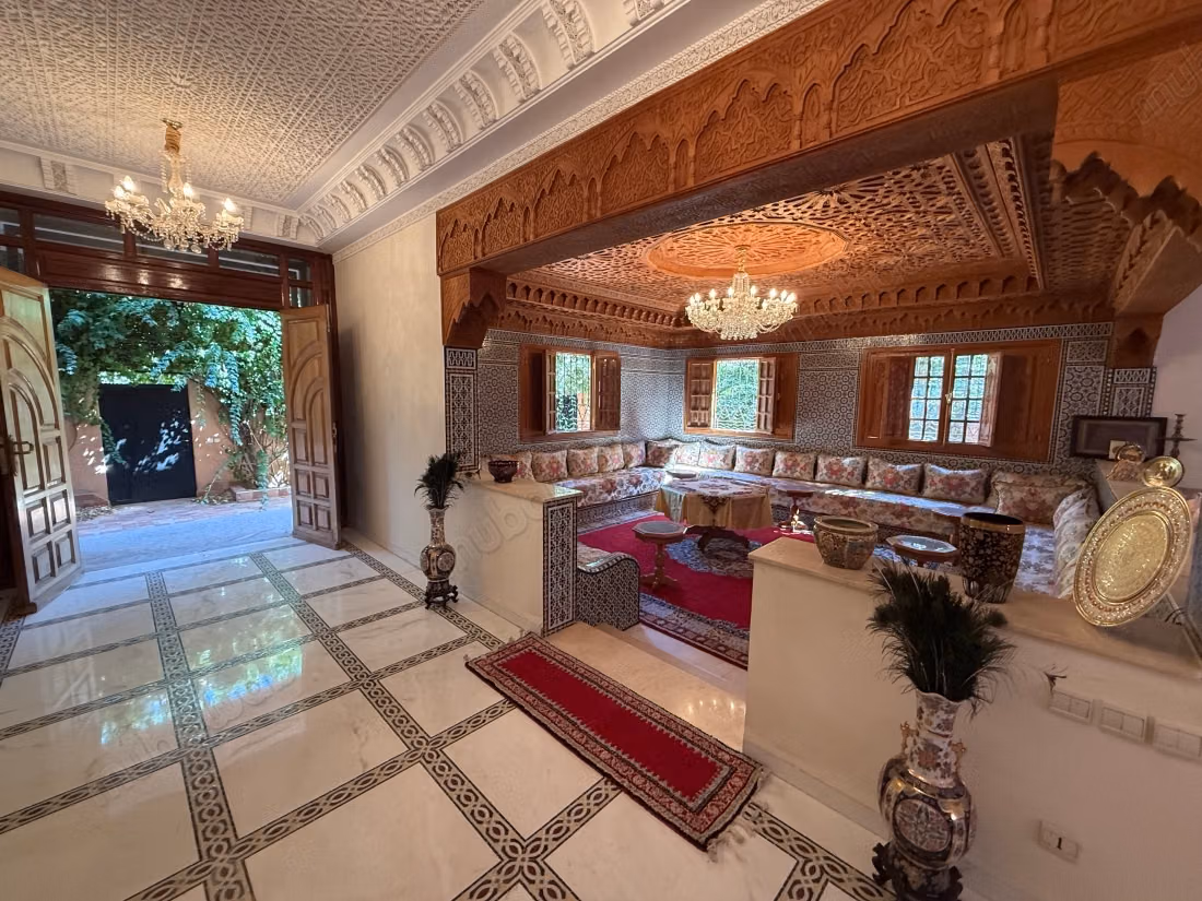 Grande villa familiale de 600 m² avec 6 chambres et piscine privée à Marrakech