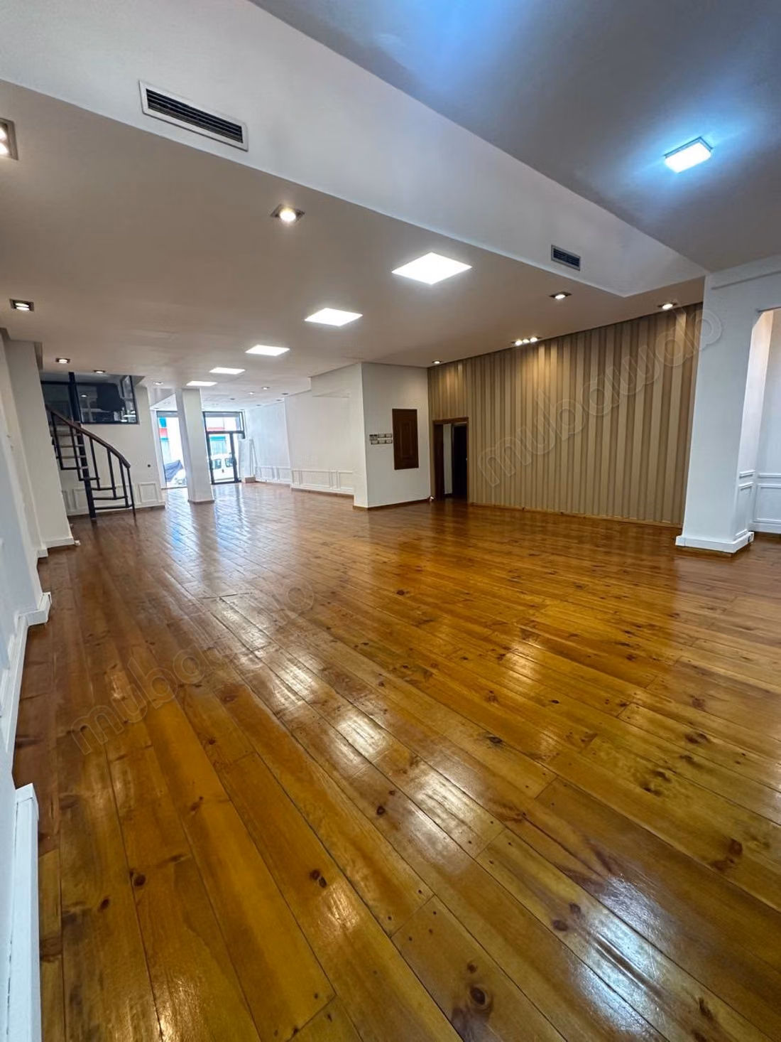 À louer Showroom 283 m² Maarif, Casablanca