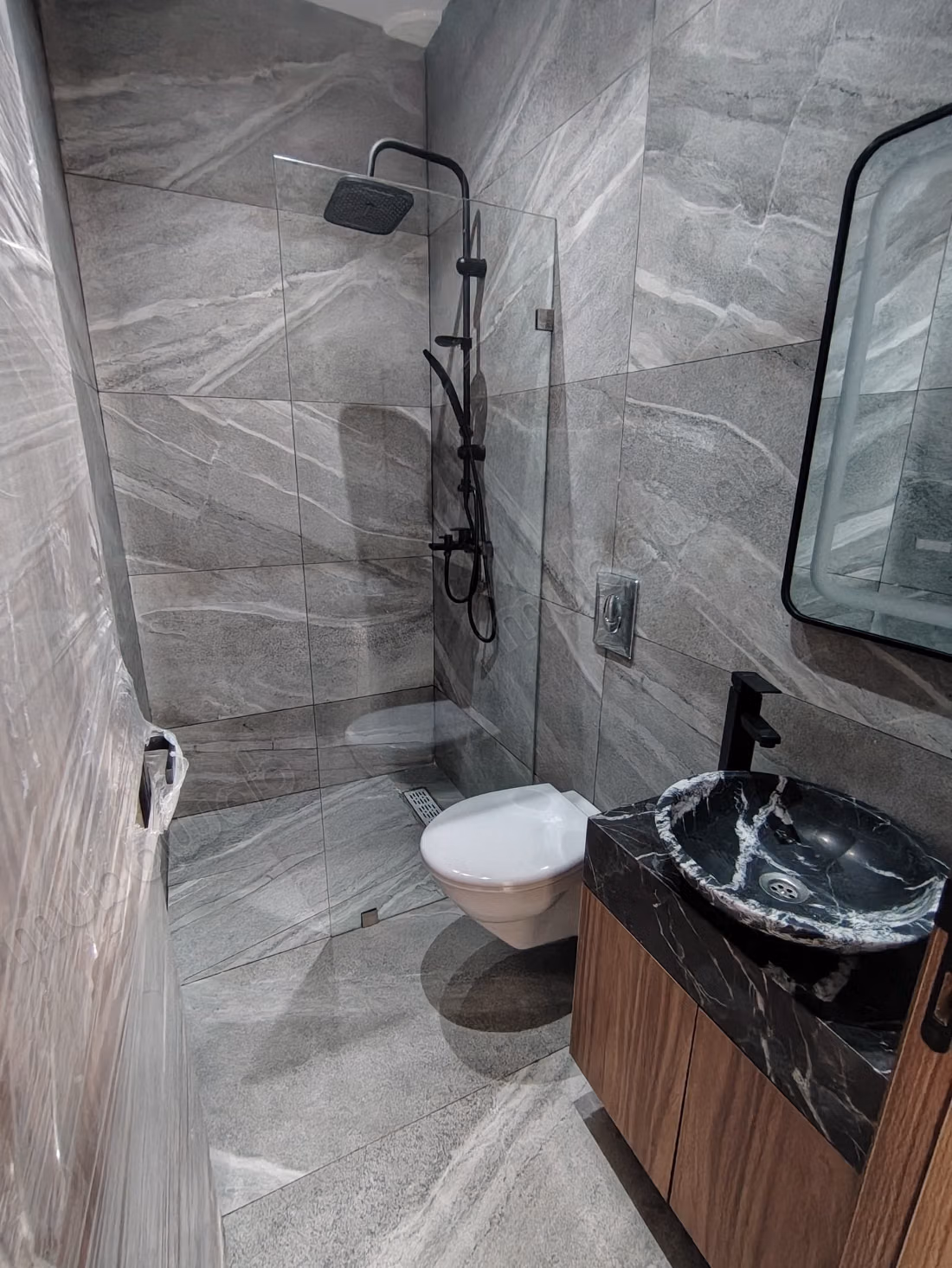 Luxury house for sale on Route Amizmiz. 6 rooms. Air conditioning and pool