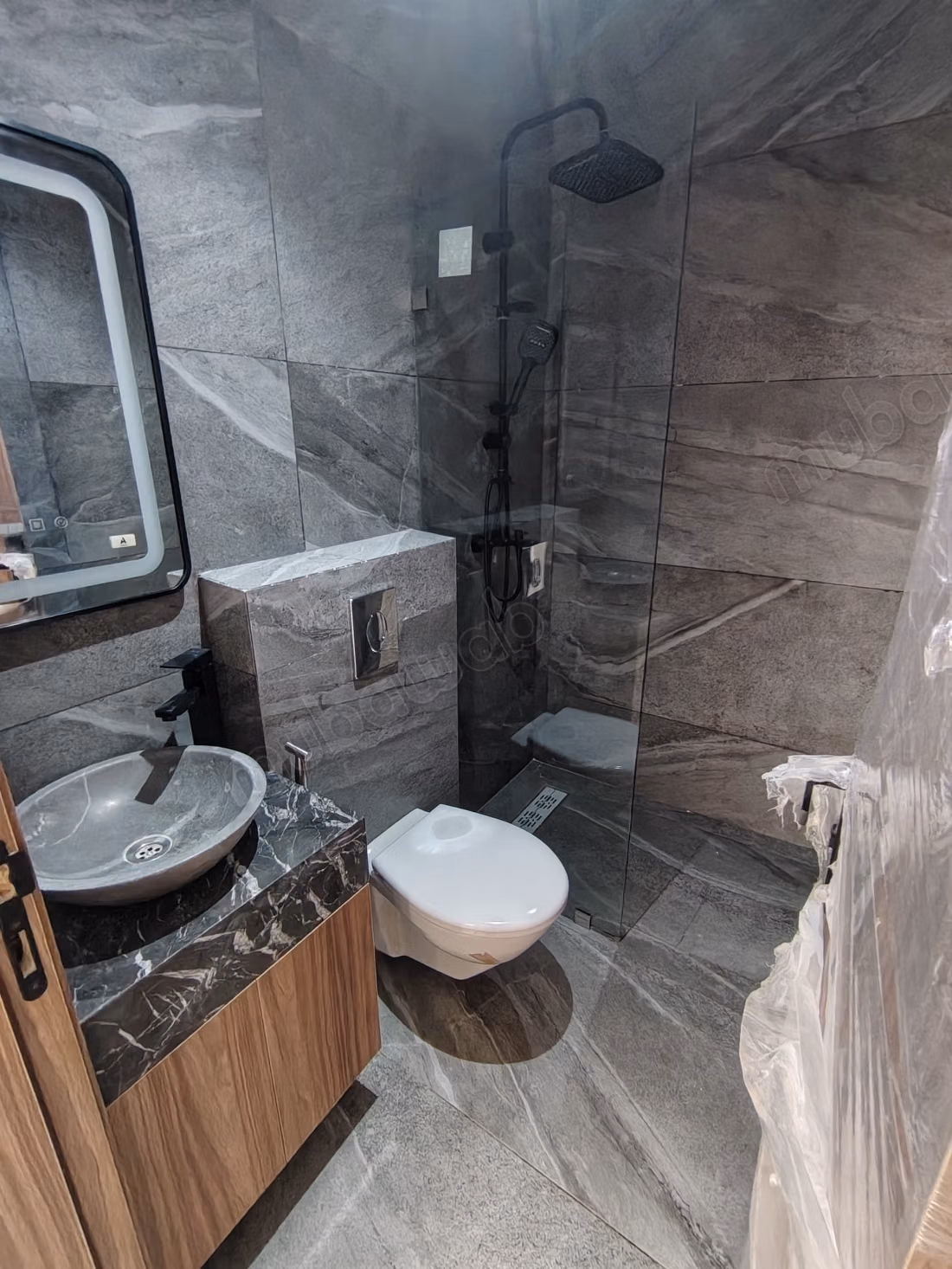 Luxury house for sale on Route Amizmiz. 6 rooms. Air conditioning and pool