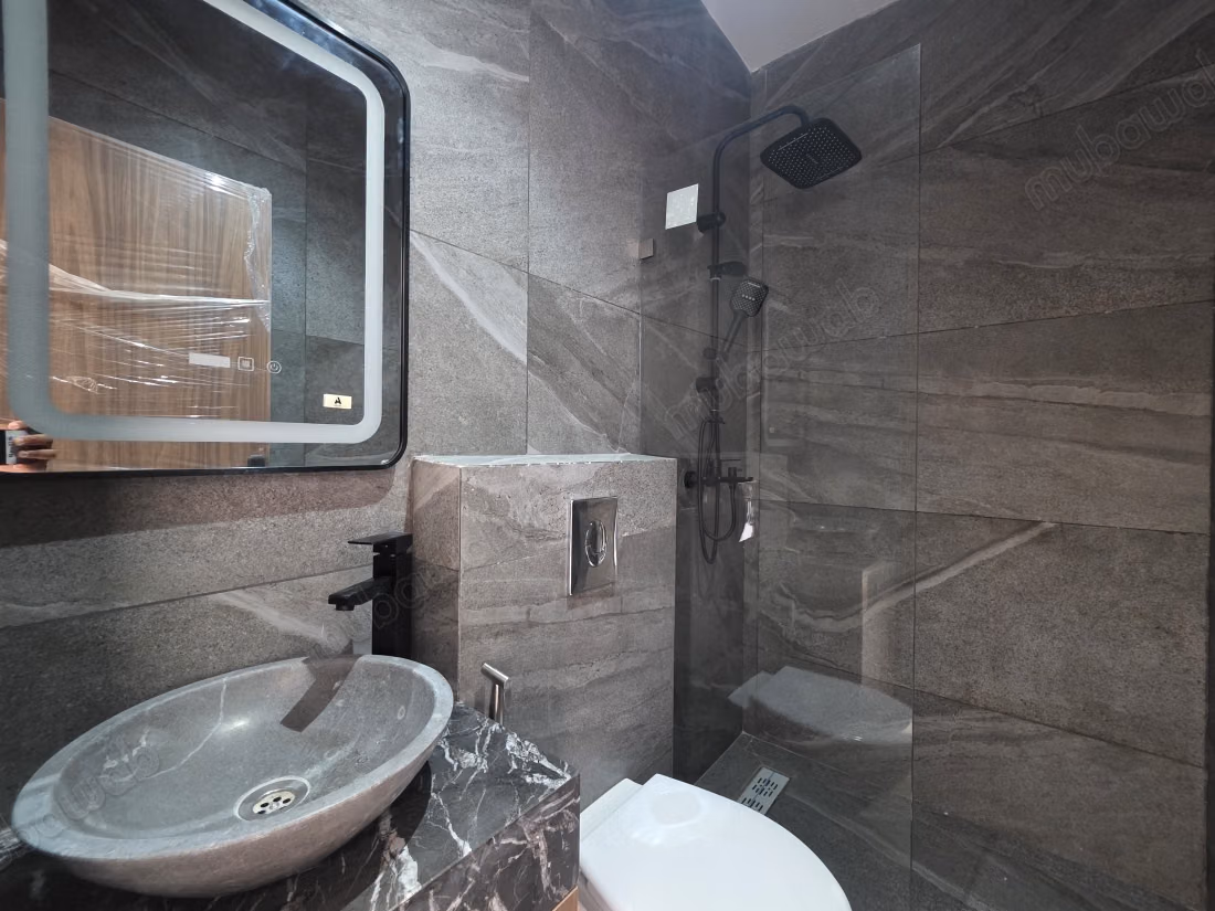 Luxury house for sale on Route Amizmiz. 6 rooms. Air conditioning and pool