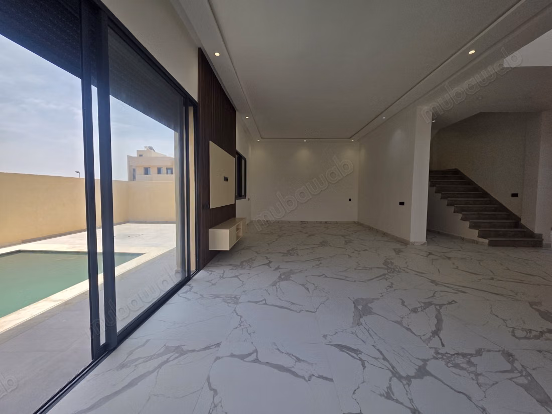 Luxury house for sale on Route Amizmiz. 6 rooms. Air conditioning and pool