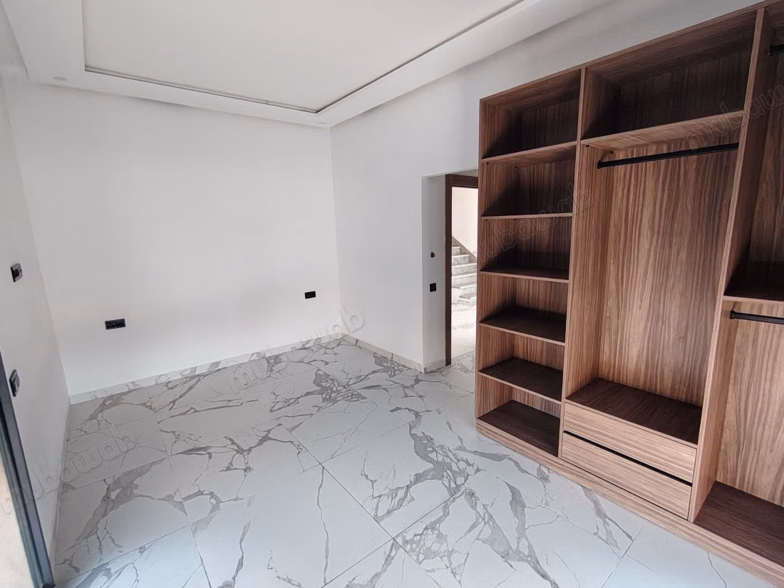 Luxury house for sale on Route Amizmiz. 6 rooms. Air conditioning and pool