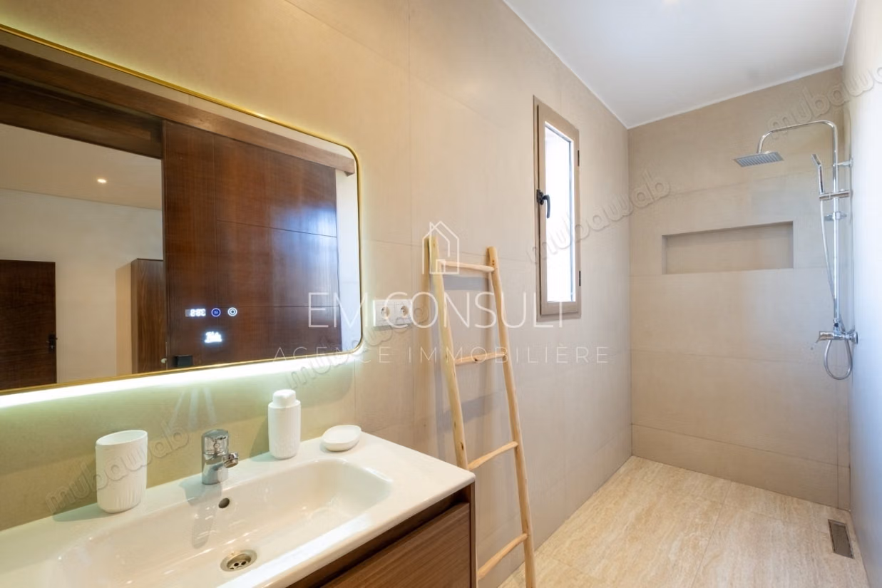 À vendre villa 4ch route de fez