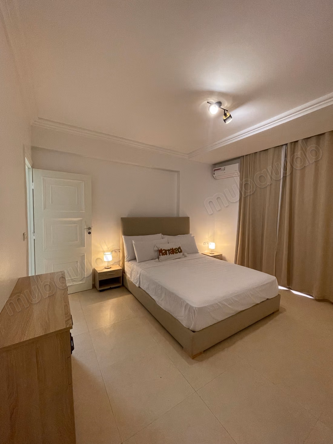 Elegance & Exceptional Location, Newly Renovated Apartment Facing El Harti Park – Marrakech